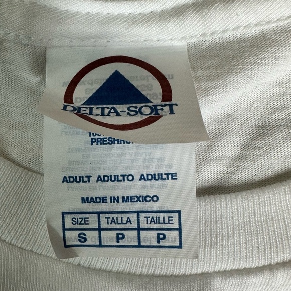 Delta Soft Brand American Flag Peace Sign. Size Small - Picture 4 of 4